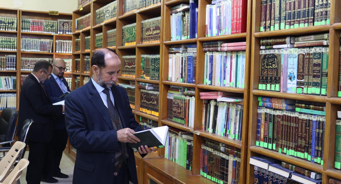 Scientific visit to the college library